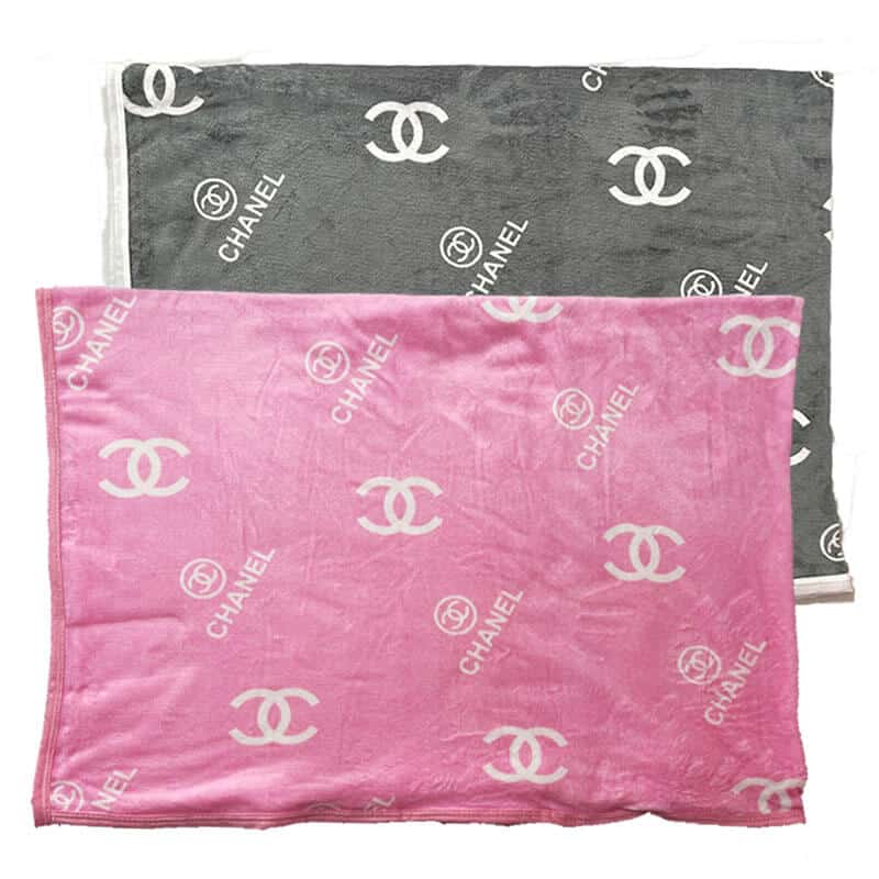 tambor interior Celsius blanket throw | Pink Black chanel dog blankets, 2022 best throw blankets |  Dogdesignershop
