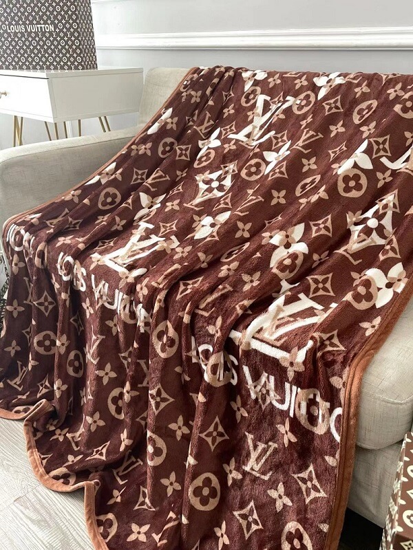 LV cheap blankets for dogs 1