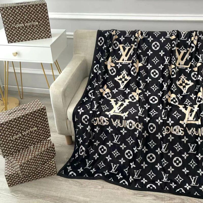 LV cheap blankets for dogs 5