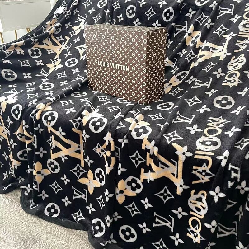 LV cheap blankets for dogs 6